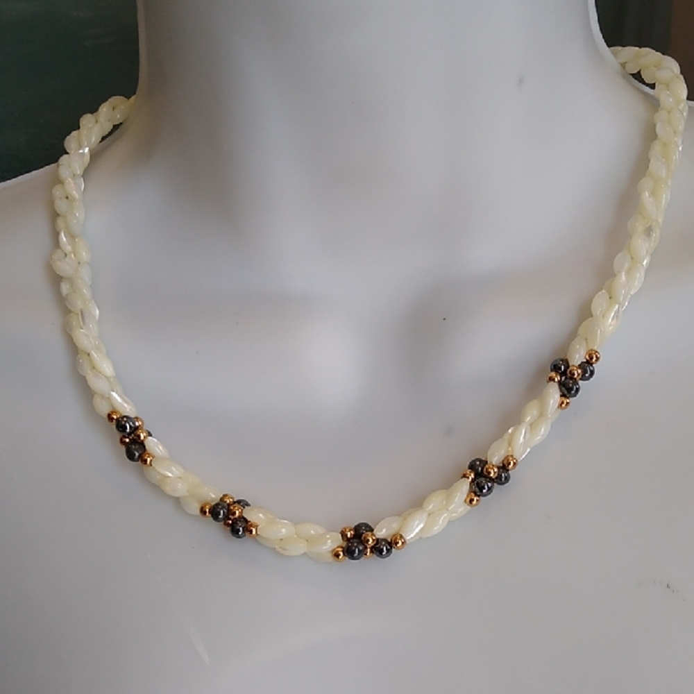 Classic MOP Bead Twist Necklace